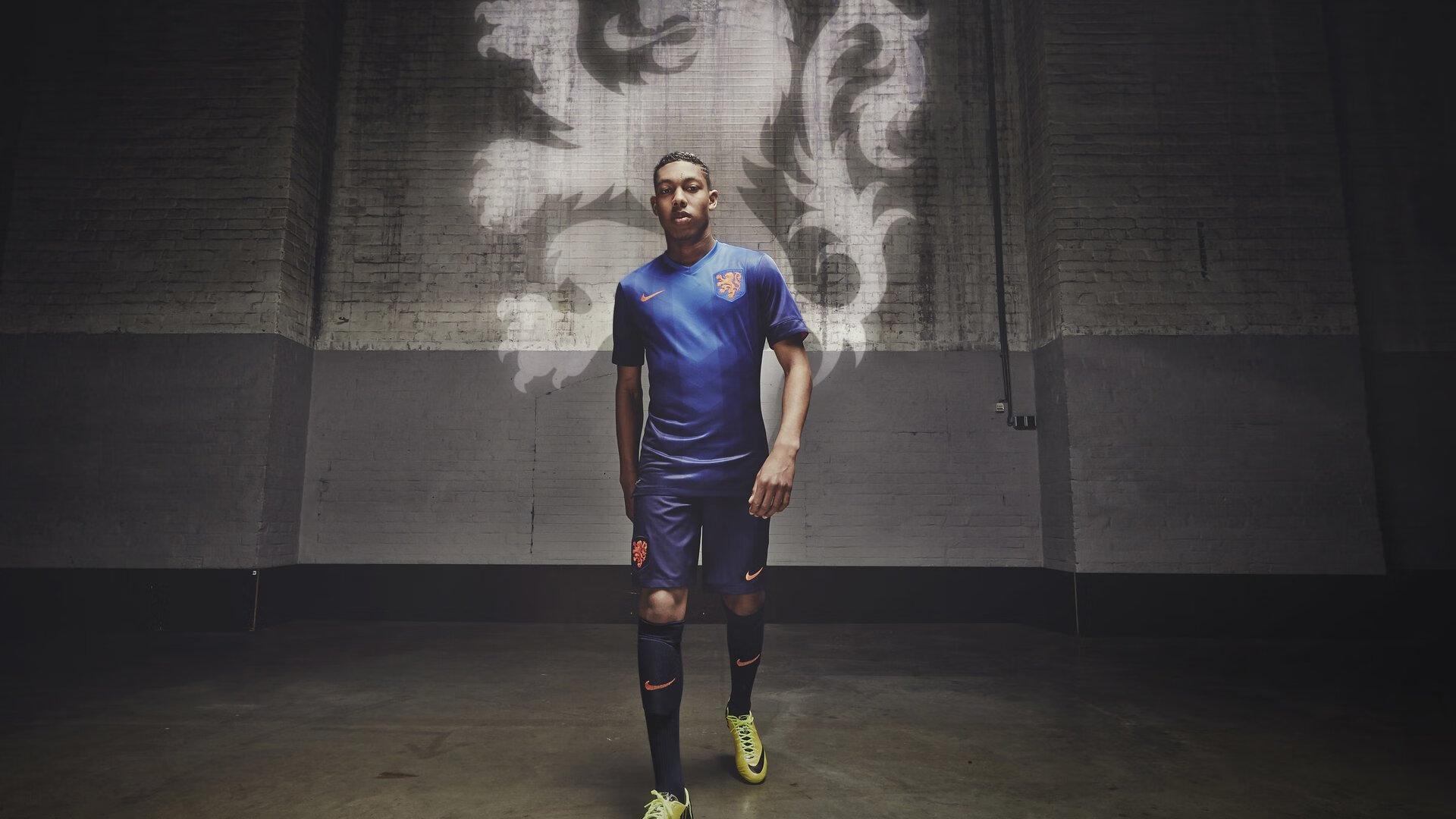 老雷点将，双红会成伊萨克与维尔茨的巅峰试金场